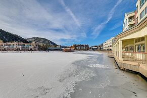 Mtn & Lake Views: Chic Keystone Studio