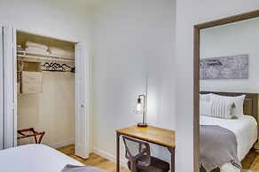 Modern Kirkland Home w/ Private Yard & Fire Pit!