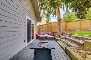 Modern Kirkland Home w/ Private Yard & Fire Pit!