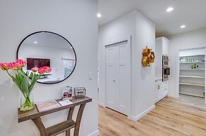 Modern Kirkland Home w/ Private Yard & Fire Pit!