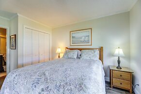 Eclectic Atlantic Beach Condo w/ Amenity Access!