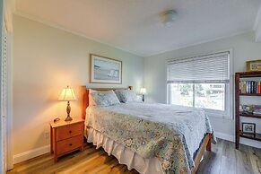 Eclectic Atlantic Beach Condo w/ Amenity Access!