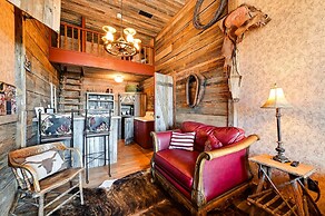 Western-themed Decatur Studio on Main Street!