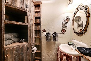 Western-themed Decatur Studio on Main Street!