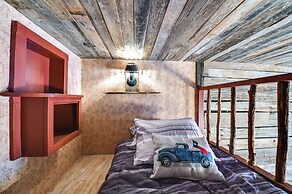 Western-themed Decatur Studio on Main Street!