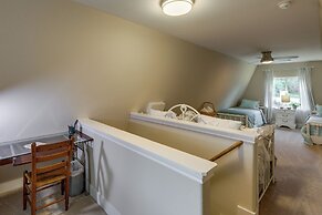 A-frame Cottage w/ Deck ~ 5 Mi to Lake Bastrop!