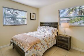 Pet-friendly Englewood Home - 4 Mi to Beach!