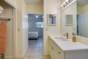 Pet-friendly Englewood Home - 4 Mi to Beach!