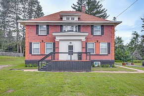 Spacious Home in Ramsay: 9 Smart TVs + Pool Table!