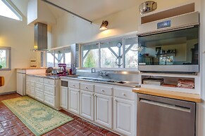 Pet-friendly Pilot Studio w/ Vineyard Views!