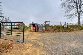 Pet-friendly Pilot Studio w/ Vineyard Views!