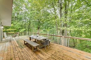 Riverwood: South Haven Retreat on 10 Acres