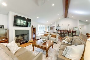Riverwood: South Haven Retreat on 10 Acres