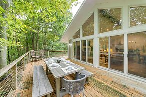 Riverwood: South Haven Retreat on 10 Acres