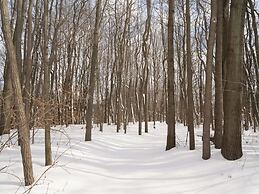 Riverwood: South Haven Retreat on 10 Acres