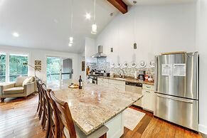 Riverwood: South Haven Retreat on 10 Acres