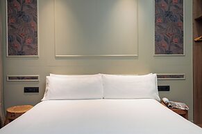 Passeig de Gracia by Enjoybcn