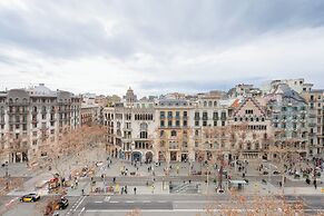 Passeig de Gracia by Enjoybcn