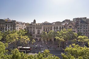 Passeig de Gracia by Enjoybcn
