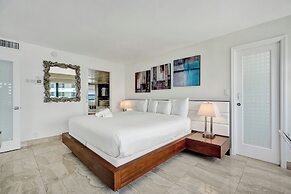 Alexander Hotel