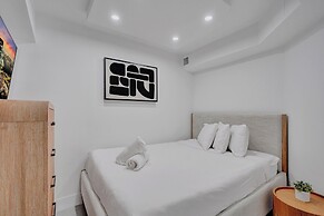 Alexander Hotel