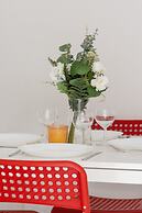 Cozy Apartment Aleja Kijowska by Renters