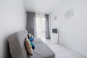 Cozy Apartment Aleja Kijowska by Renters