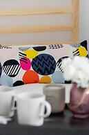 Cozy Apartment Aleja Kijowska by Renters