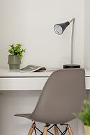 Cozy Apartment Aleja Kijowska by Renters