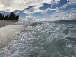 Suffix Retreat - Stay, Dive & Explore Fuvahmulah