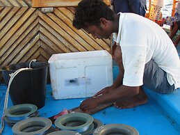 Suffix Retreat - Stay, Dive & Explore Fuvahmulah