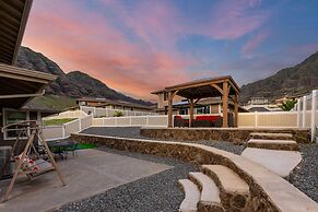 Makaha Villa by Avantstay Mountain + Ocean Views