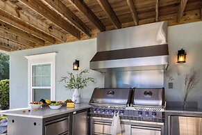 Sweetbay by Avantstay 1 Min Walk to Beach + Pool