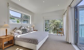 Absolute Beachfront Oneroa