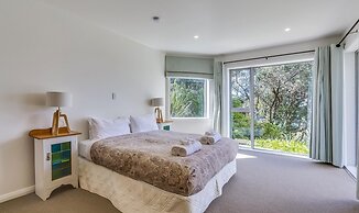 Absolute Beachfront Oneroa