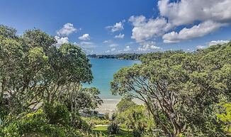 Absolute Beachfront Oneroa