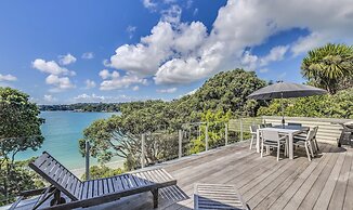 Absolute Beachfront Oneroa