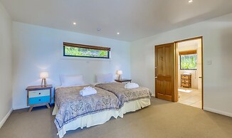 Absolute Beachfront Oneroa