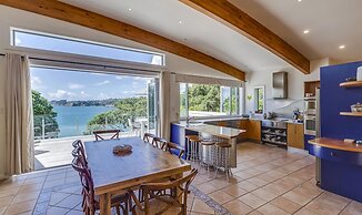 Absolute Beachfront Oneroa