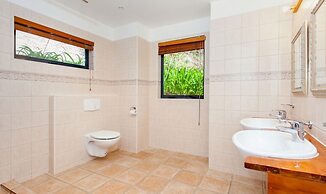 Absolute Beachfront Oneroa