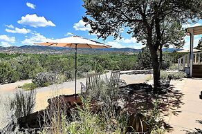 Tesuque Outpost 3 Suites Mountain Views