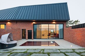 Ohyeongjae Private Pool Villa