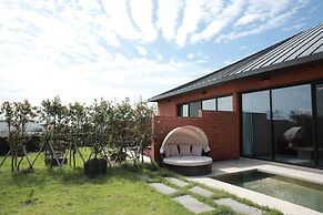 Ohyeongjae Private Pool Villa