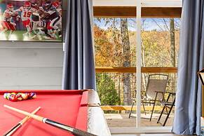 Romantic Cabin Retreat By Ghosal Luxury Lodging