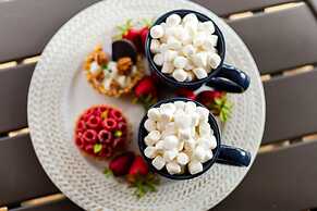 Romantic Cabin Retreat By Ghosal Luxury Lodging