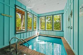 Romantic Cabin Retreat By Ghosal Luxury Lodging