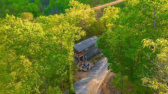 Romantic Cabin Retreat By Ghosal Luxury Lodging