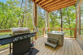 Romantic Cabin Retreat By Ghosal Luxury Lodging