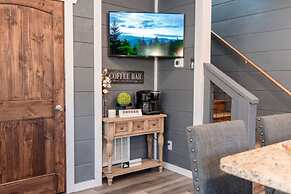 Romantic Cabin Retreat By Ghosal Luxury Lodging