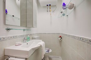 Serafina Beach - Beach Front House